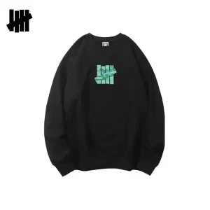 UNDEFEATED 軍綠迷彩 圖案LOGO 男女生 寬鬆圓領衛衣 黑色/白色