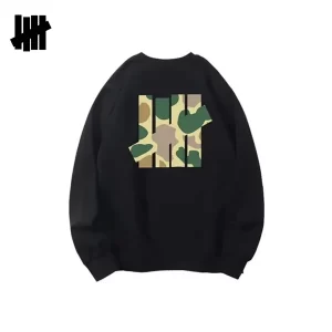 UNDEFEATED 迷彩標志圖案 寬鬆圓領 套頭衛衣 男女款 黑色/白色